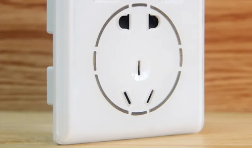 高壓電插座